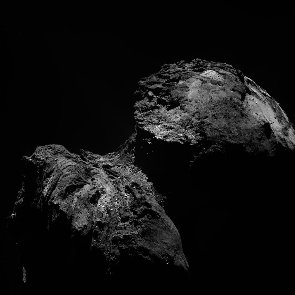 Comet_on_10_December_2015_from_OSIRIS_narrow