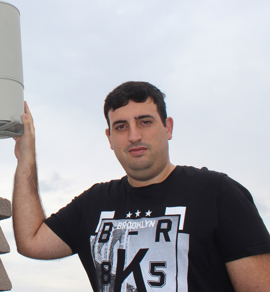 Rubén Torregrosa compagina sus estudios y pasión por la astronomía con la meteorología a través de "Proyecto Mastral" www.eltiempoentorrevieja.es